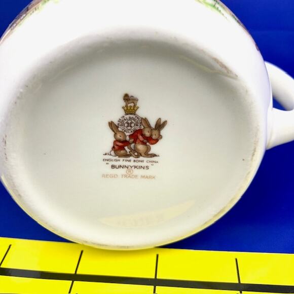 Royal Doulton Lot of Childs Tableware Bunnykins with Plate Bowl 2 Handle Cup - Picture 16 of 16